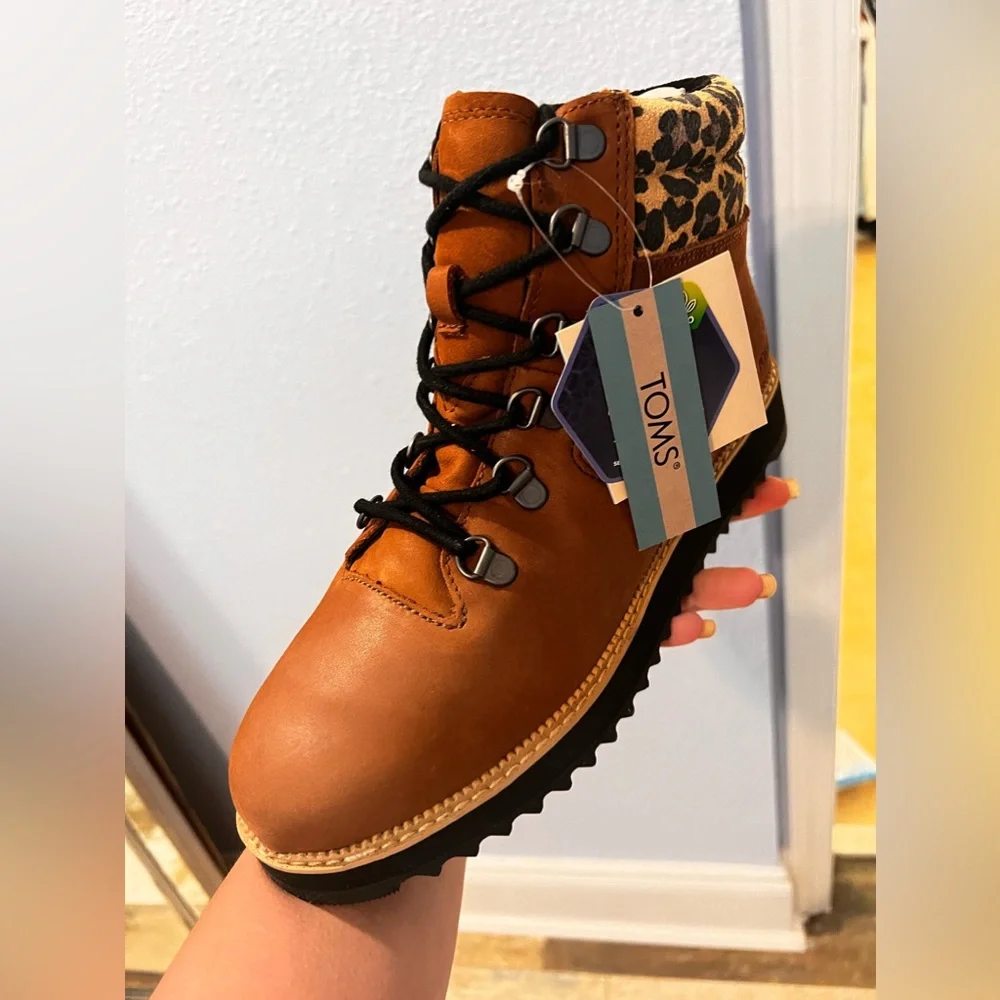Toms Women Size 8 Mojave Waterproof Oiled Ember Nubuck Suede Leopard Mid Boots - Picture 1 of 4